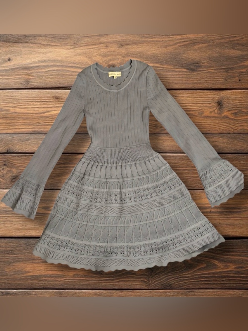 Willow & Wind Gray Knit Fit & Flare Bell Sleeve Dress M